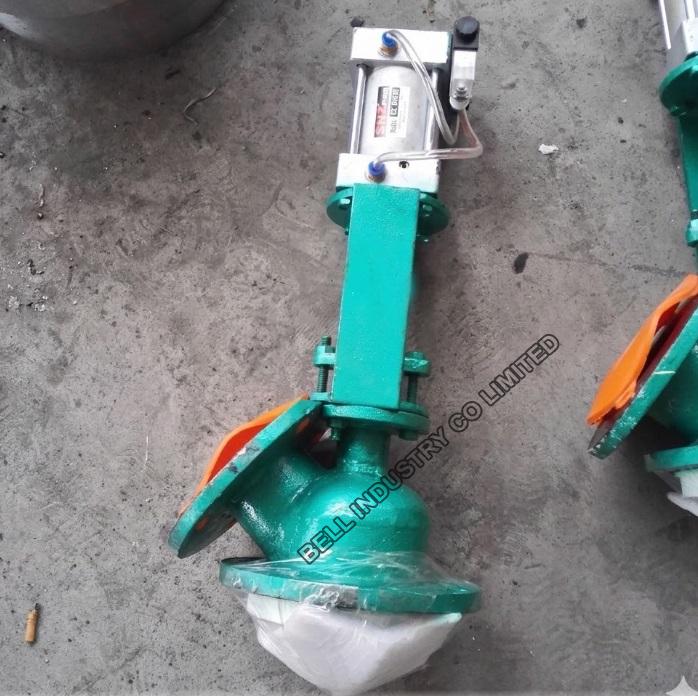 Pneumatic downward opening glass lined flush valve